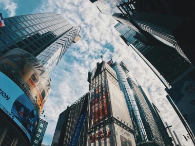 寻找小区租房房源的有效途径：线上平台与社交媒体全解析