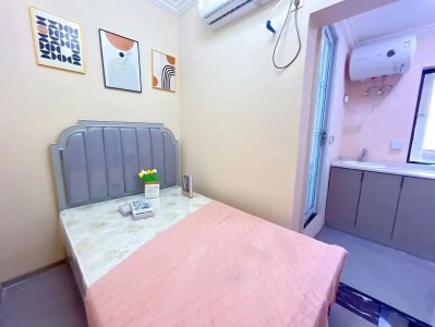 观音桥1050元单配转租，电梯小区1室1卫带阳台，近地铁步行街