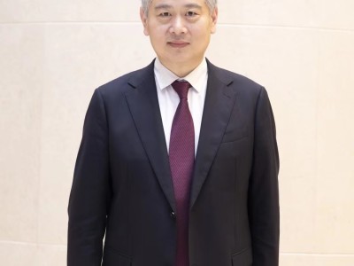 2025年全国两会聚焦养老问题：金李提议试点异地重症养老护理与个人养老金政策优化