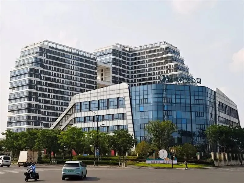 恒风寓见商贸站青年社区：近商贸城，配套全且智能化，拎包即住